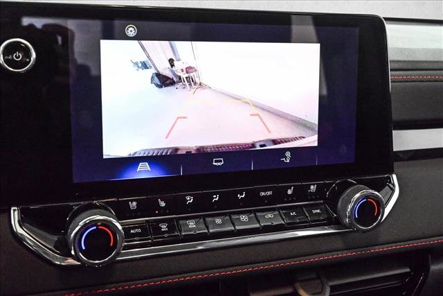 Used 2023 Chevrolet Colorado Z71 w/ Z71 Convenience Package 2 image 14