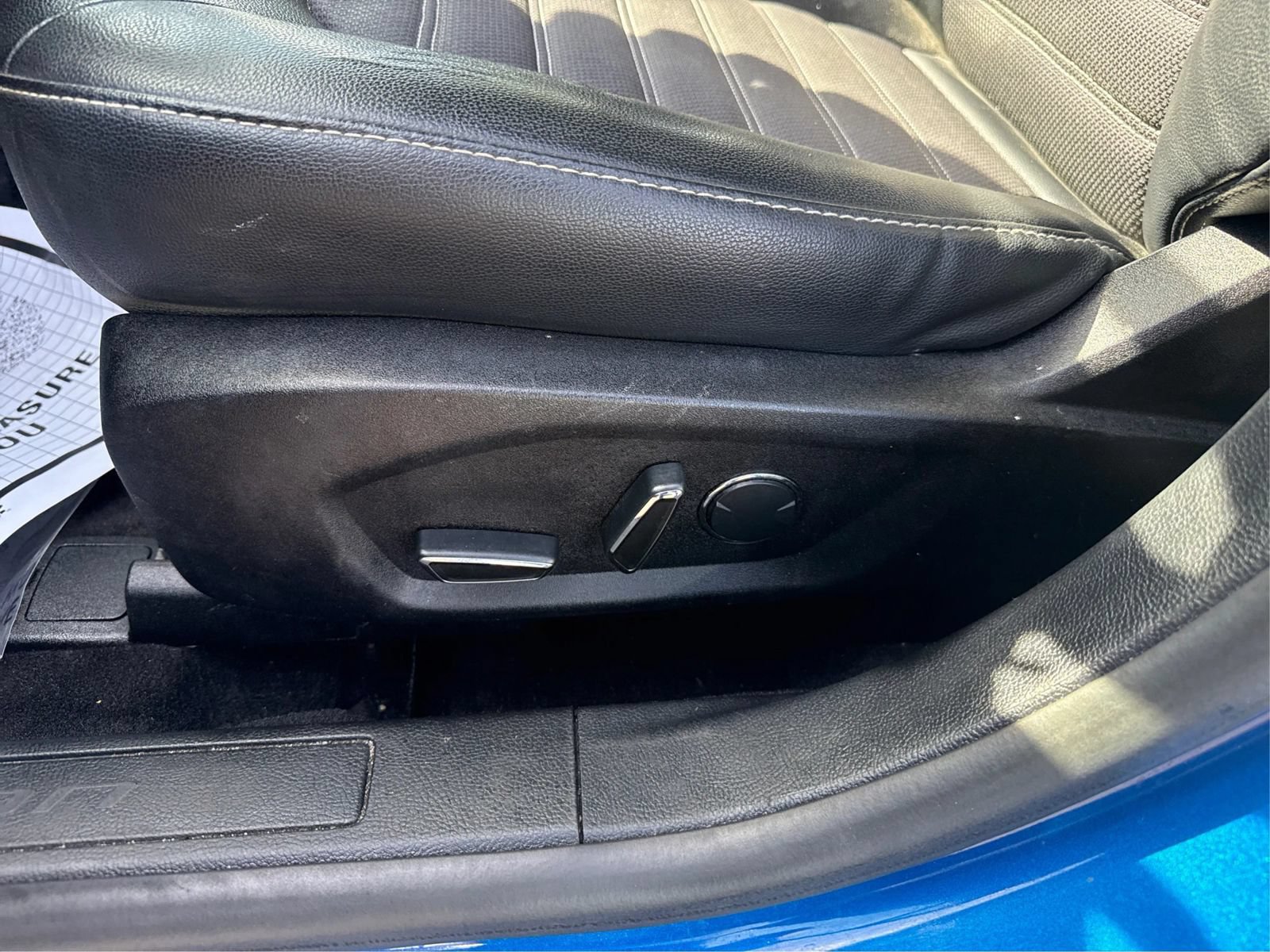 Used 2017 Ford Fusion SE w/ Equipment Group 201A FWD image 19