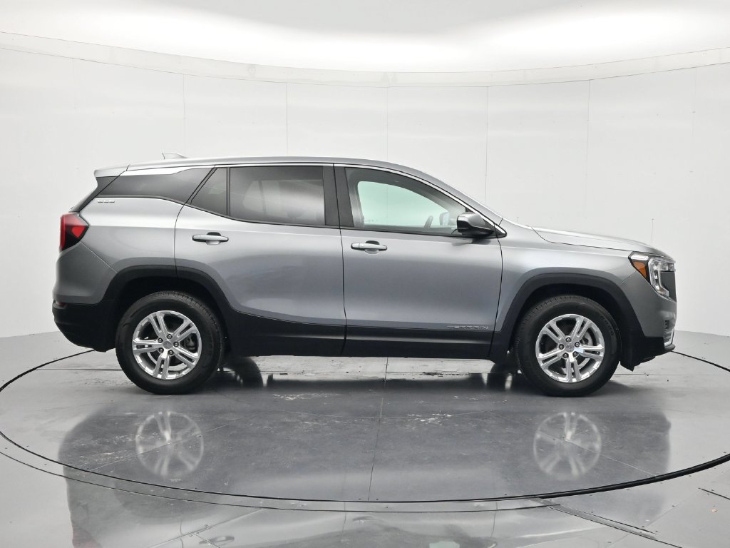 Used 2024 GMC Terrain SLE AWD/4WD image 4