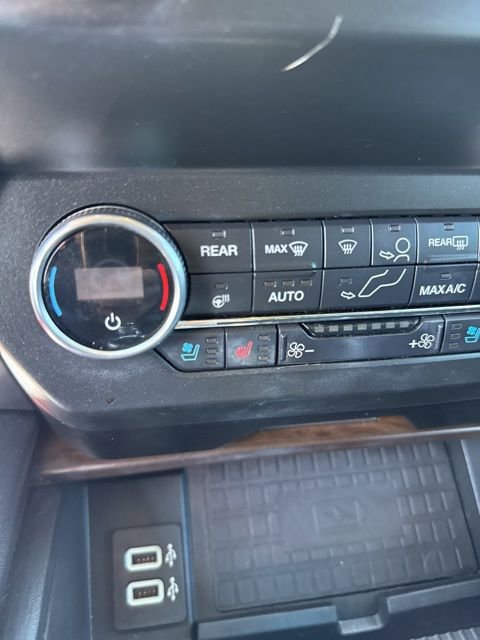Used 2019 Ford Expedition Platinum AWD/4WD image 16