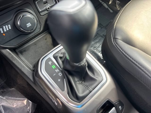 Used 2021 Jeep Renegade Limited AWD/4WD image 8