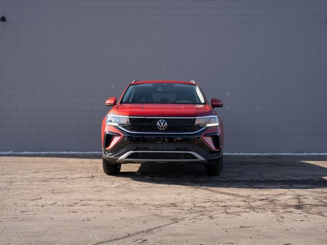 Certified 2024 Volkswagen Taos SE image 10