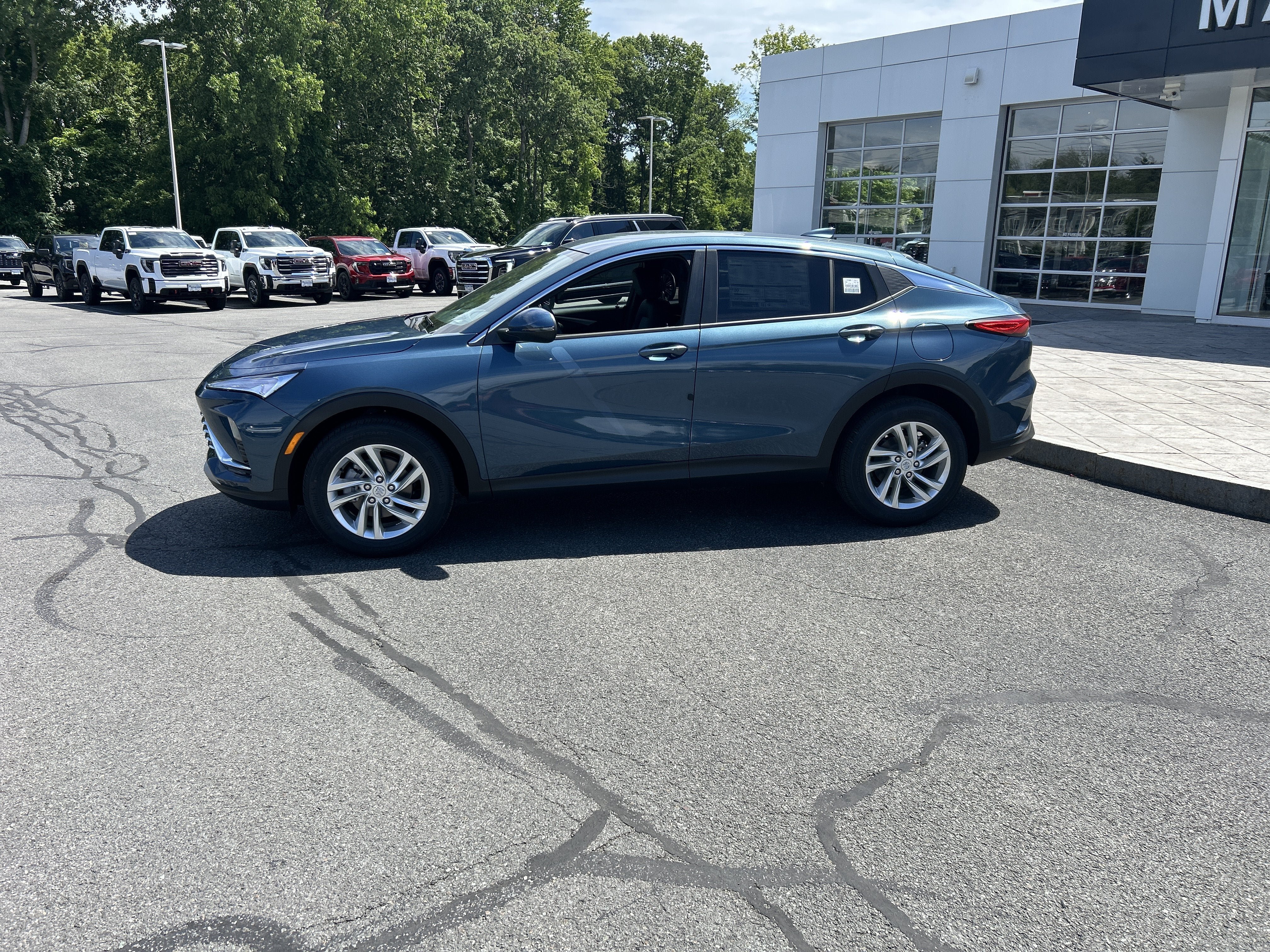 New 2026 Buick Envista Sport Touring w/ Convenience I Package FWD image 2