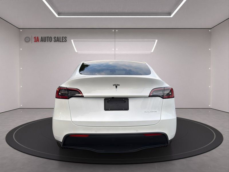 Used 2021 Tesla Model Y Long Range image 4