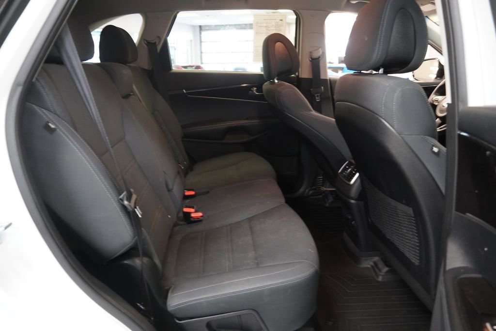 Used 2016 Kia Sorento LX w/ LX Convenience Package image 27