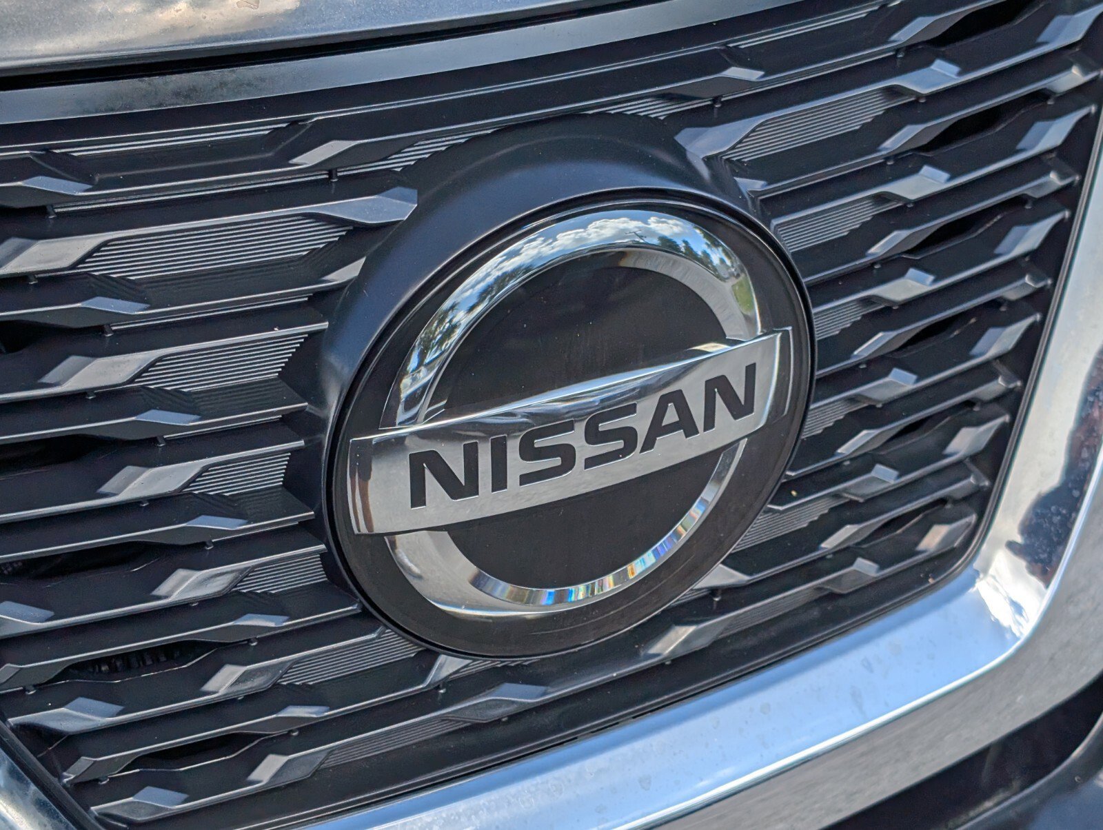 Used 2020 Nissan Rogue SV FWD image 8