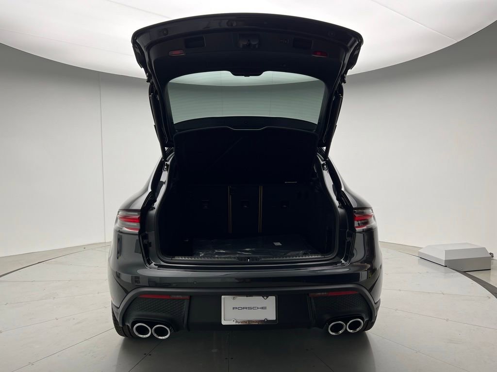 New 2026 Porsche Macan image 20