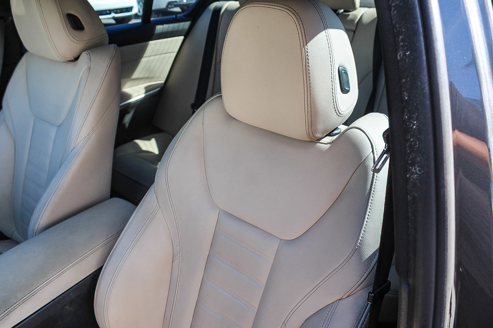Used 2019 BMW 330i Sedan w/ M Sport Package image 25