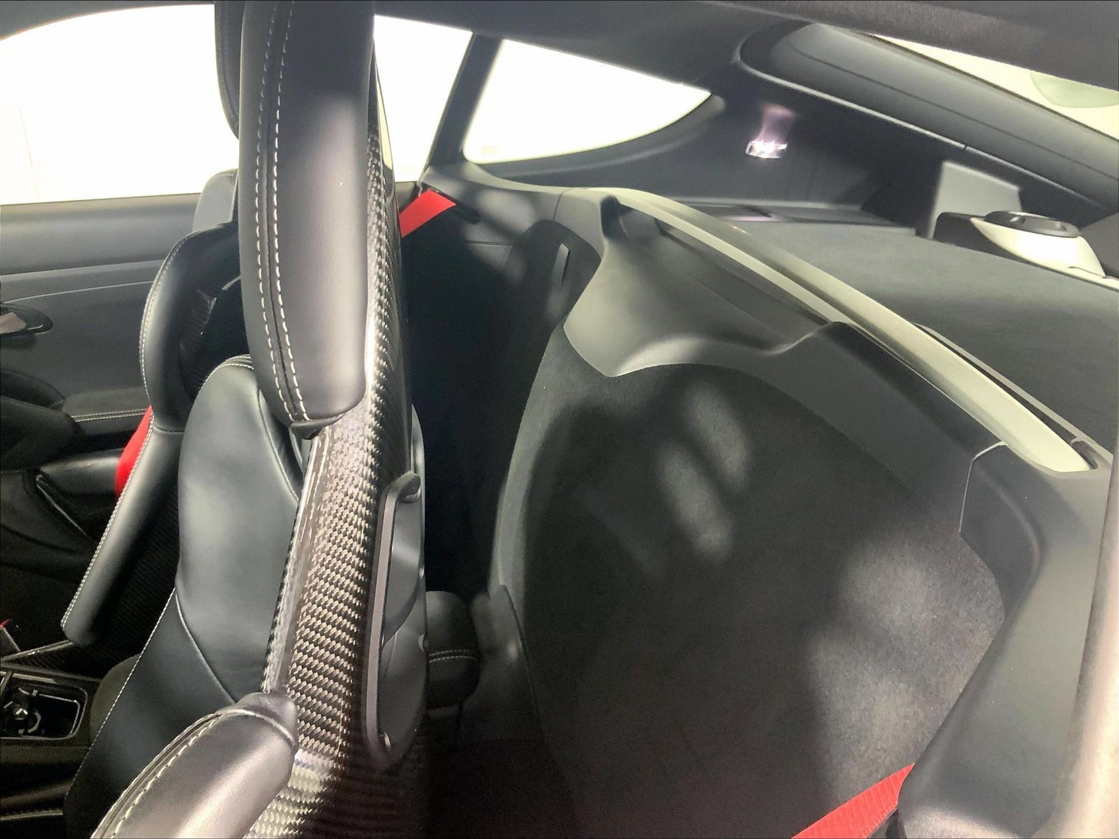 Certified 2022 Porsche 718 Cayman GT4 RWD image 22