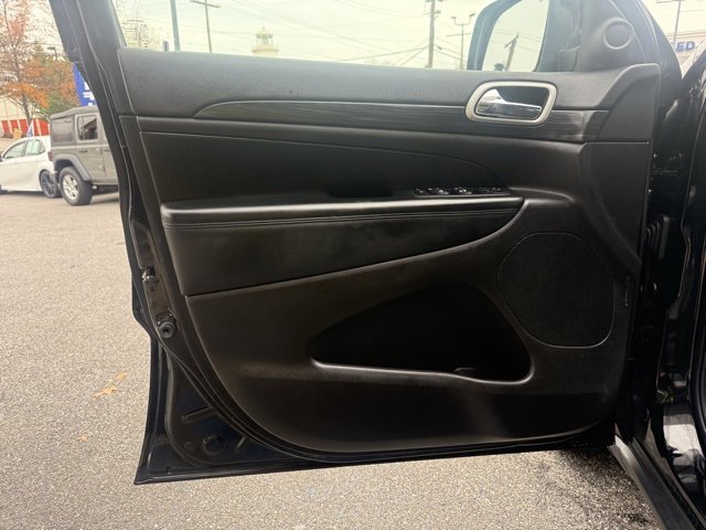 Used 2020 Jeep Grand Cherokee Laredo image 33