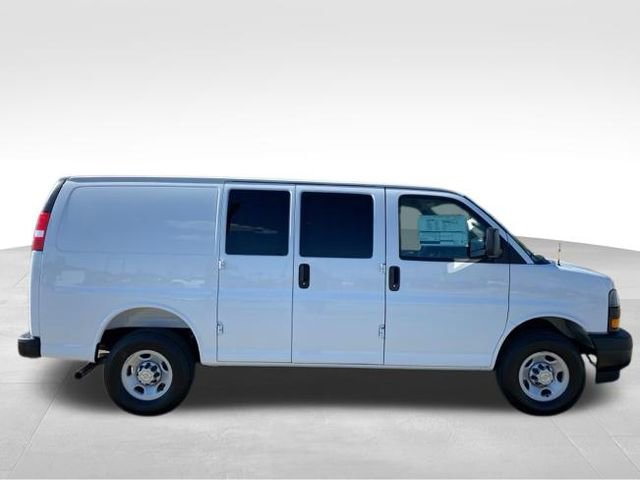 New 2026 Chevrolet Express 2500 RWD image 8