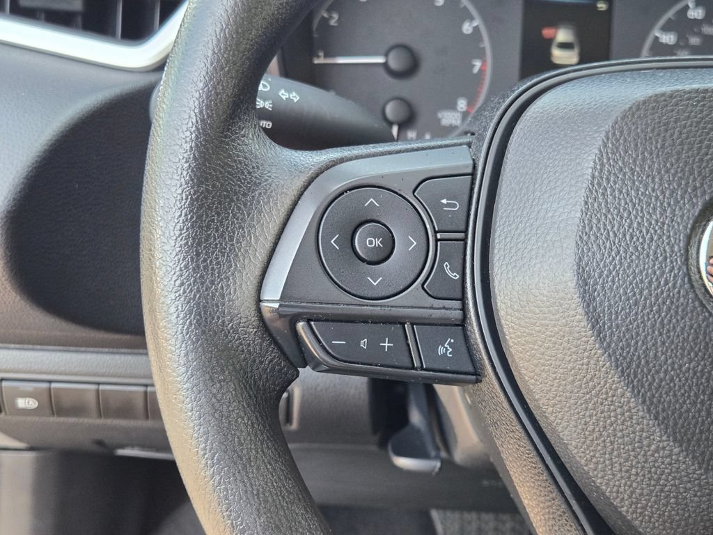 Used 2025 Toyota Corolla LE FWD image 21
