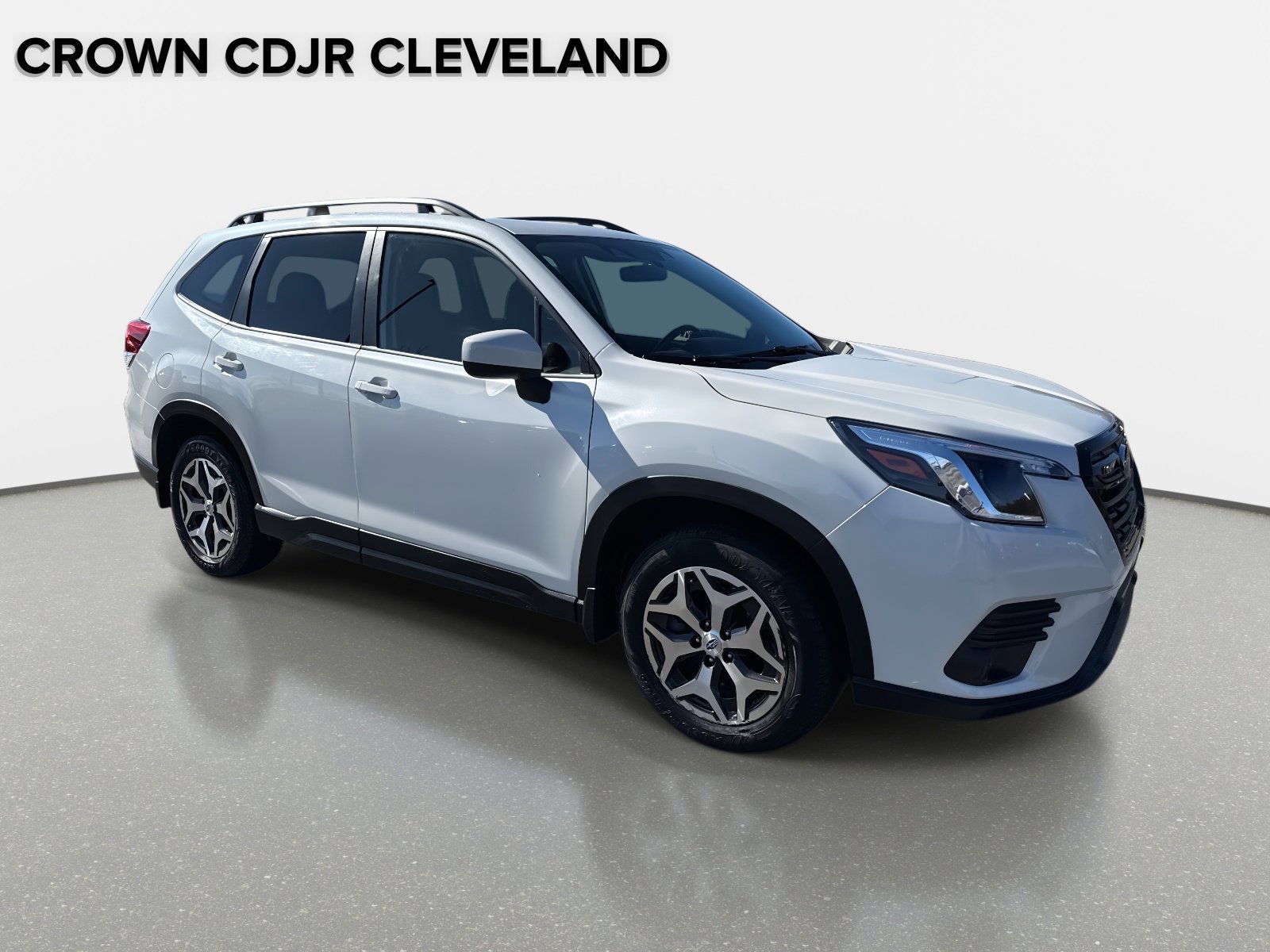Used 2023 Subaru Forester Premium image 2