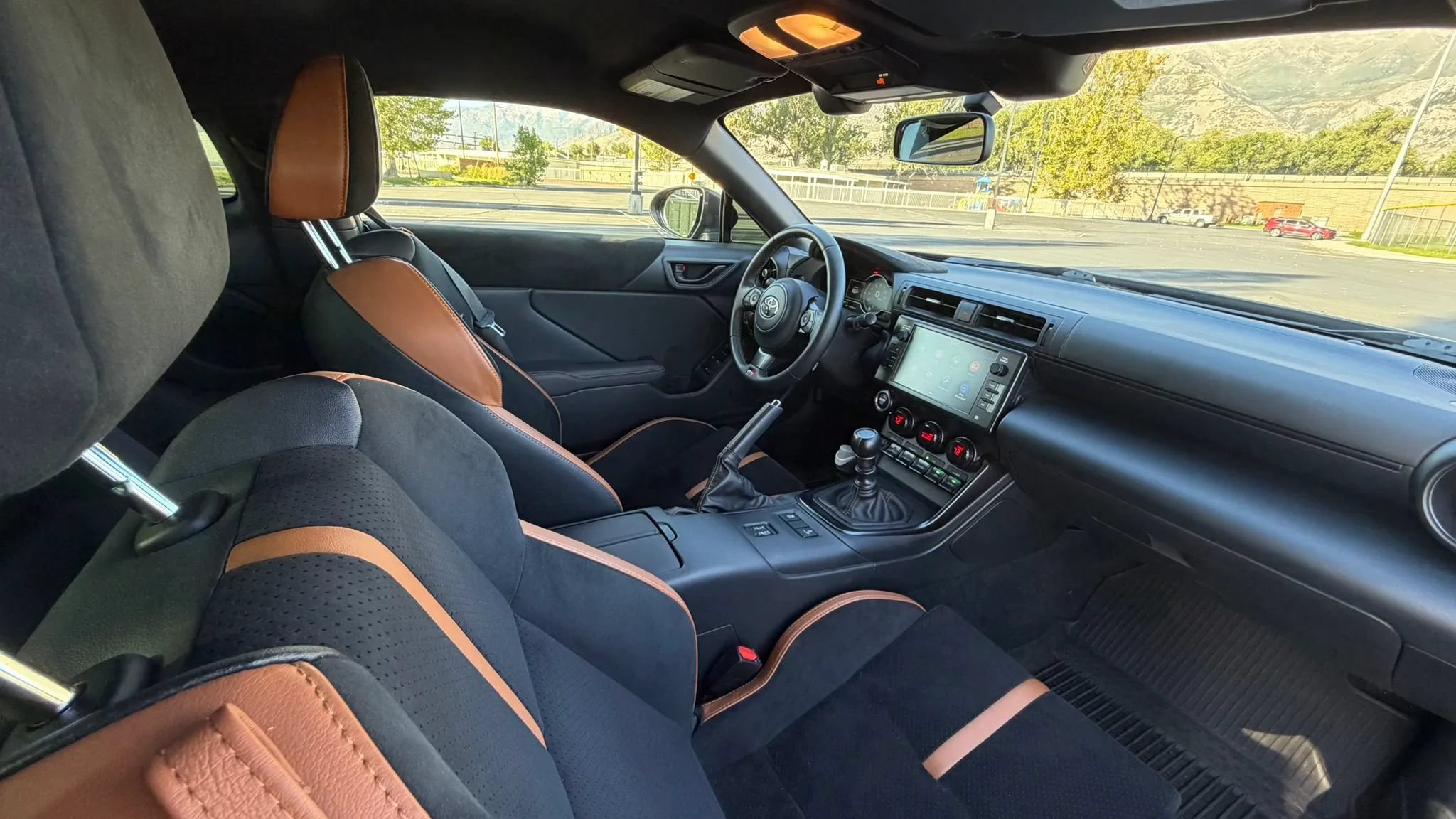 Used 2025 Toyota GR86 Hakone Edition RWD image 15