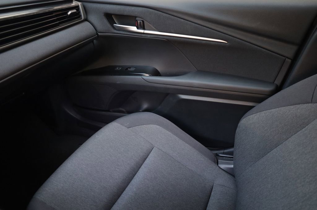 Used 2025 Toyota Camry LE FWD image 10