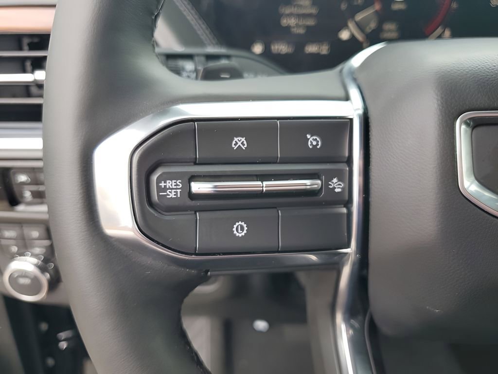 Used 2025 GMC Yukon Denali image 34