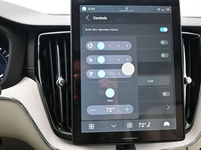 New 2026 Volvo XC60 B5 Ultra w/ Protection Package Premier image 26