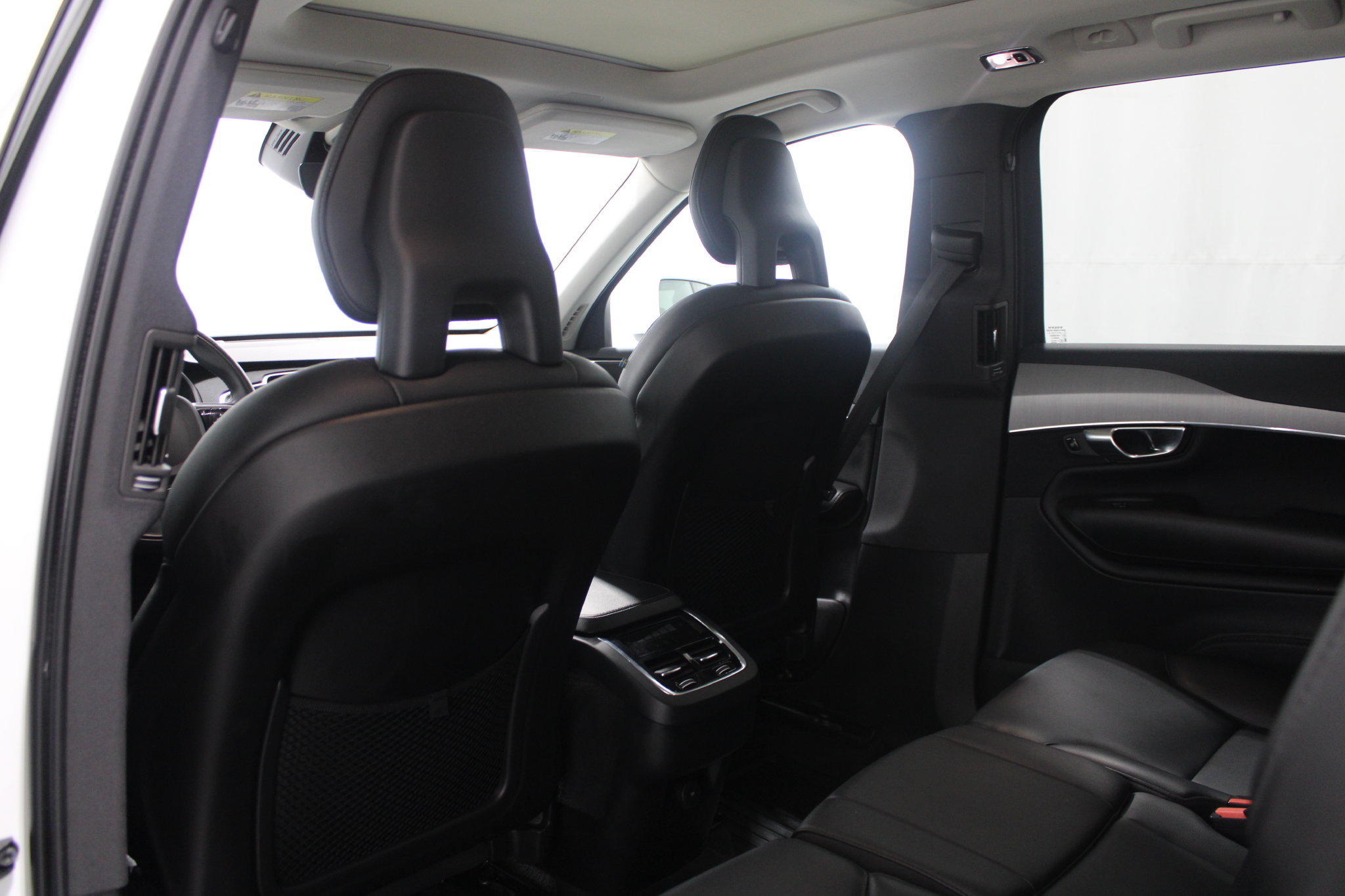 Used 2021 Volvo XC90 T5 Momentum w/ Climate Package AWD/4WD image 16