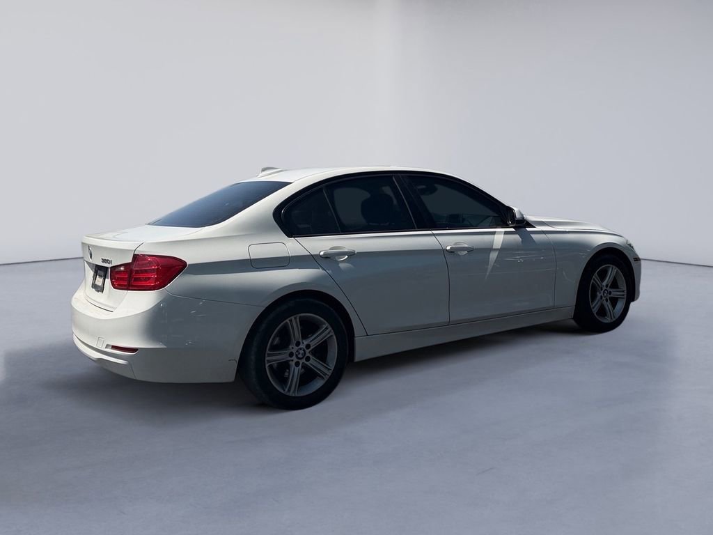Used 2015 BMW 320i Sedan RWD image 5