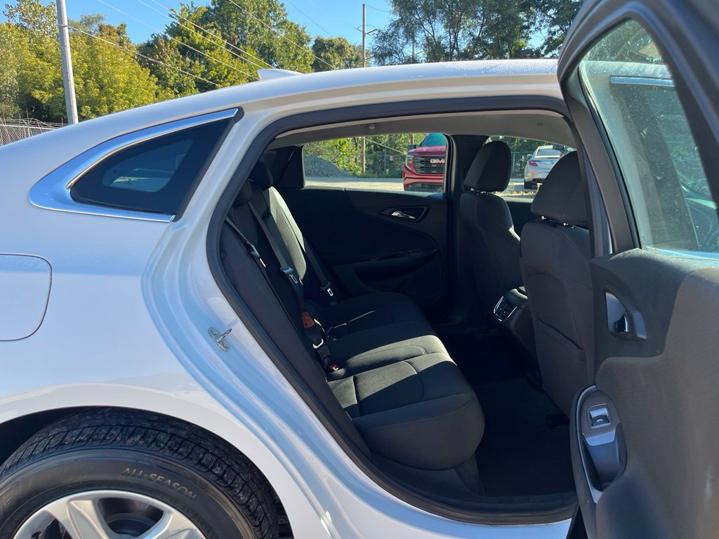 Used 2023 Chevrolet Malibu LT FWD image 29