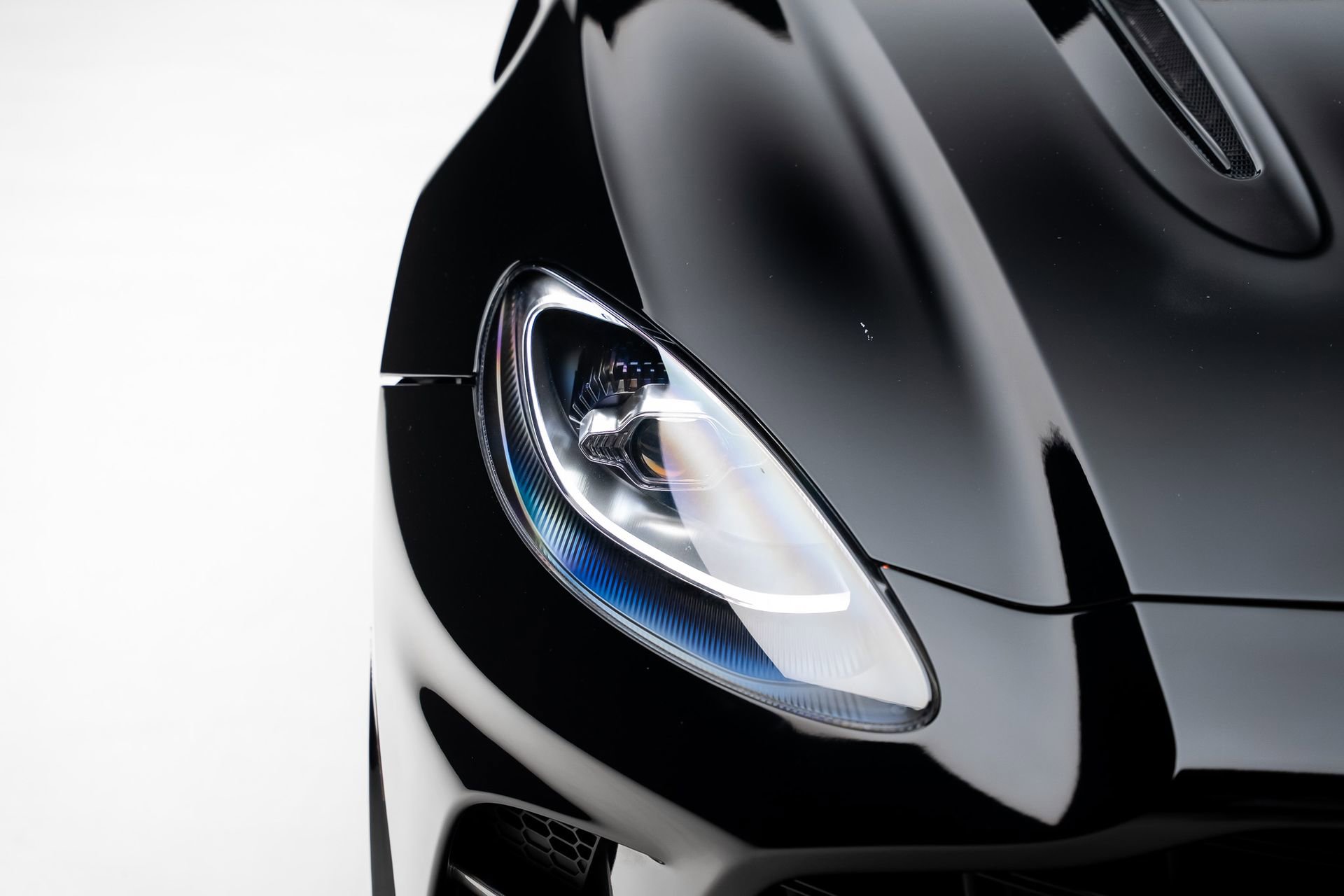 Used 2023 Aston Martin DBX 707 image 12