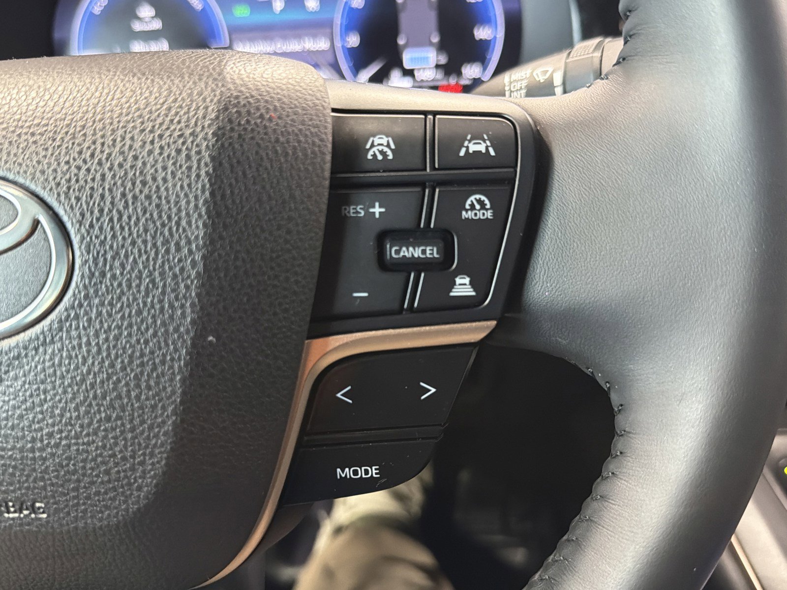 Used 2023 Toyota Crown XLE image 30