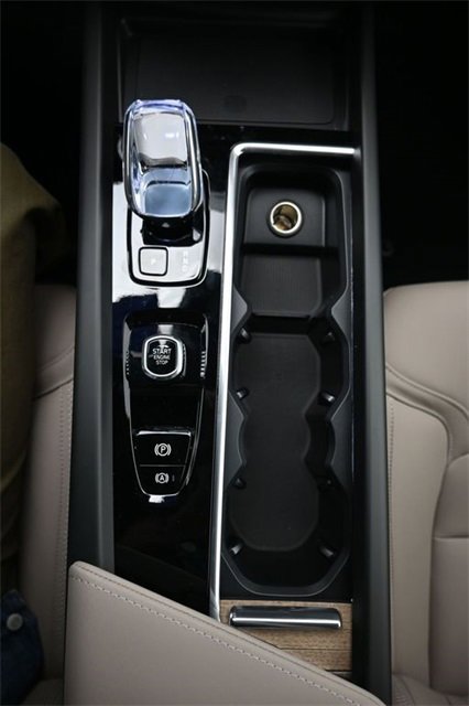 New 2026 Volvo XC60 B5 Plus w/ Protection Package Premier image 11