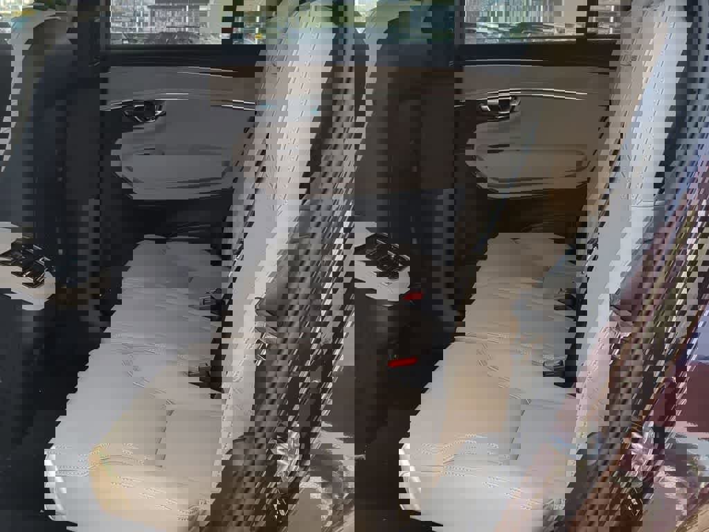 New 2026 Volvo XC90 B5 Core w/ Protection Package Premier image 18