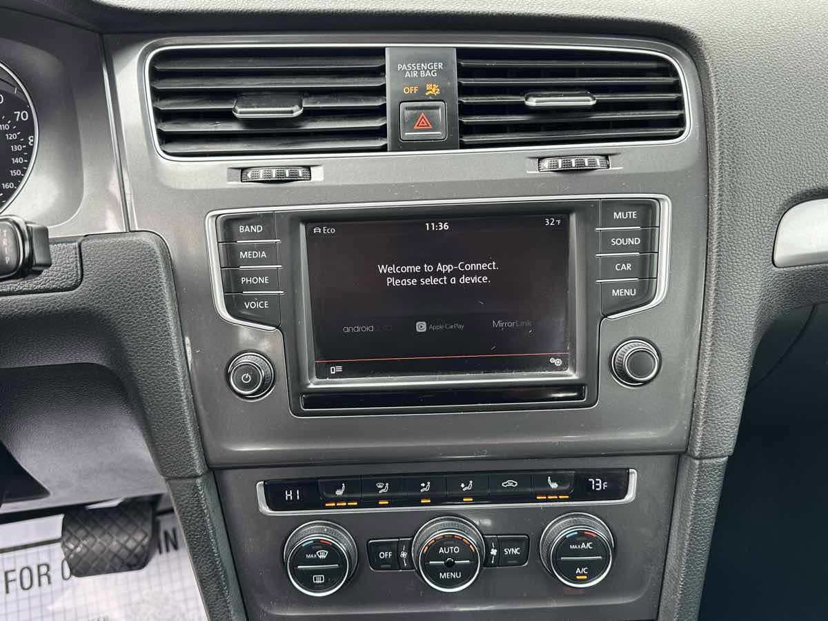 Used 2016 Volkswagen e-Golf SE image 31