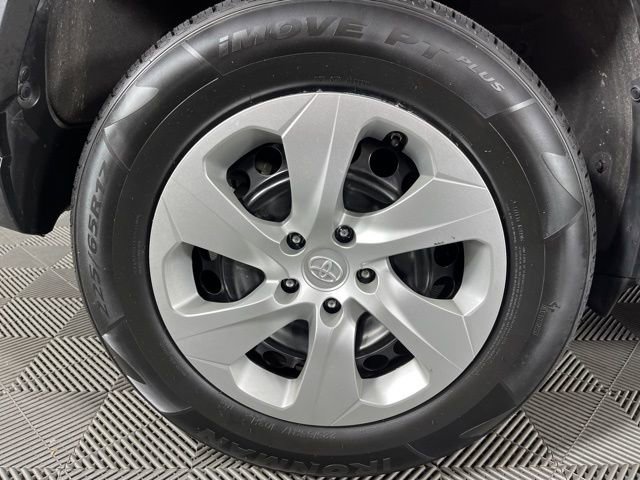 Used 2023 Toyota RAV4 LE FWD image 17