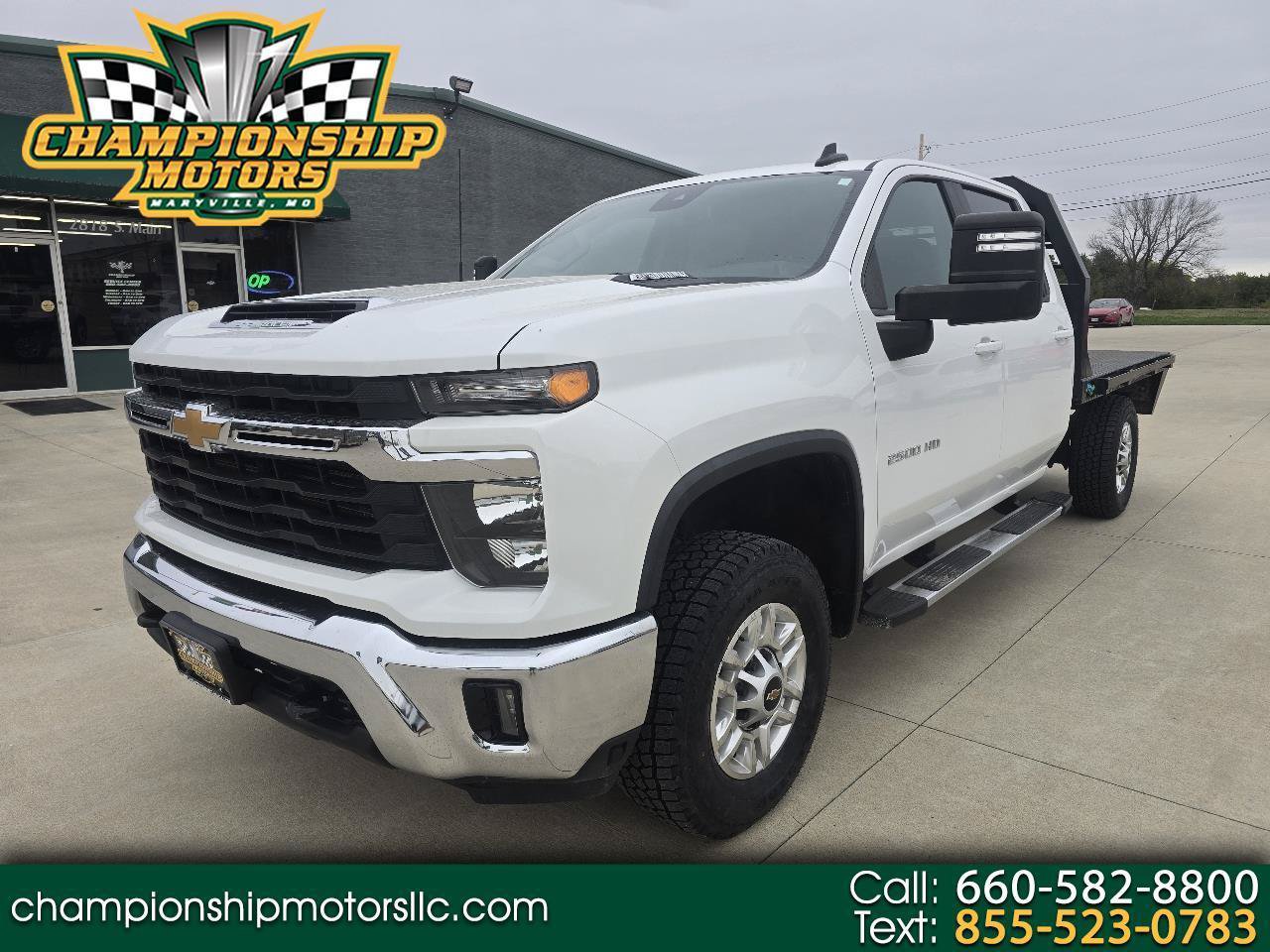 Used 2024 Chevrolet Silverado 2500 LT w/ Convenience Package AWD/4WD image 1