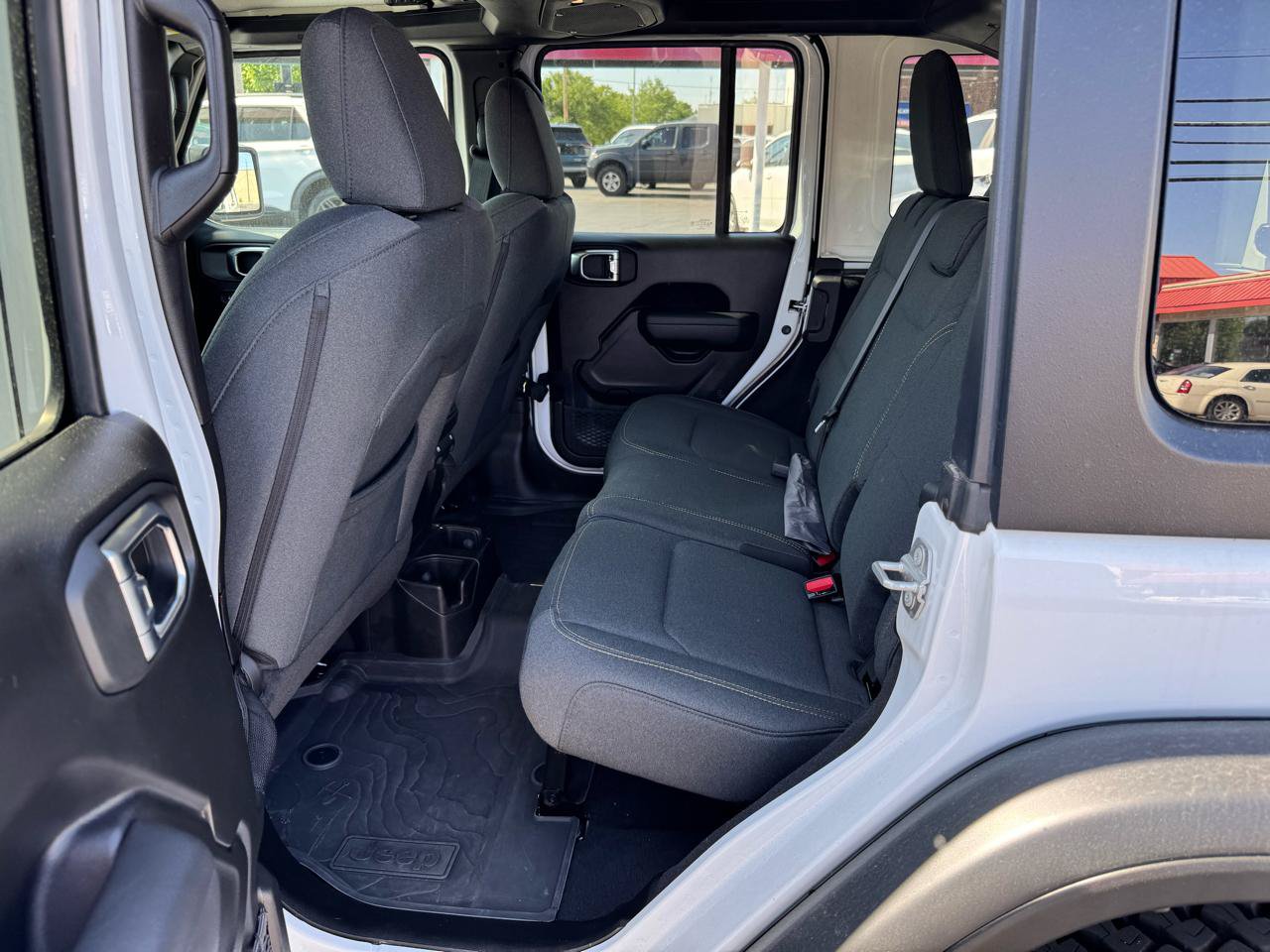 Used 2025 Jeep Wrangler Unlimited Sport AWD/4WD image 9