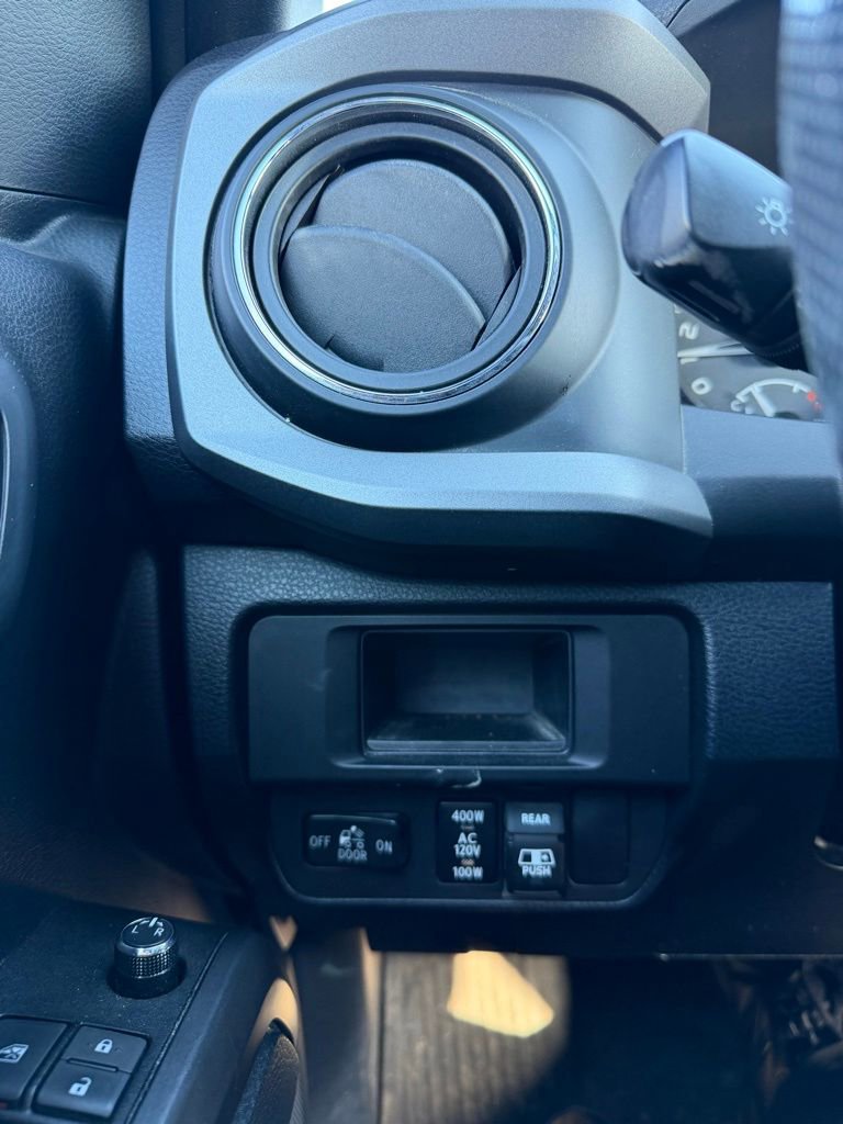 Used 2017 Toyota Tacoma TRD Pro image 17