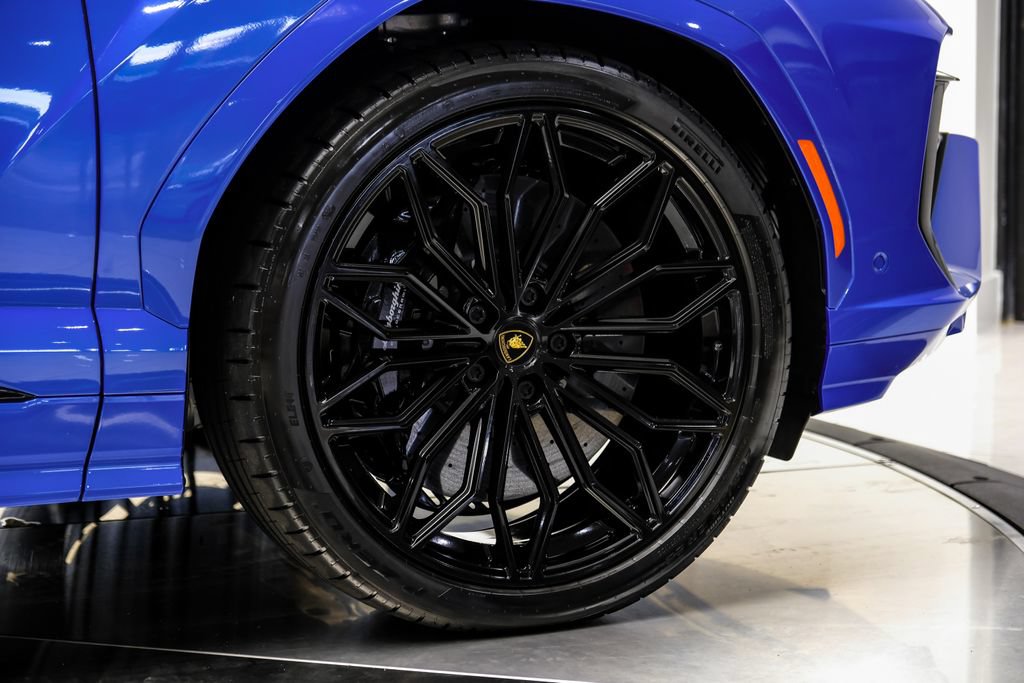 Used 2025 Lamborghini Urus SE AWD/4WD image 71