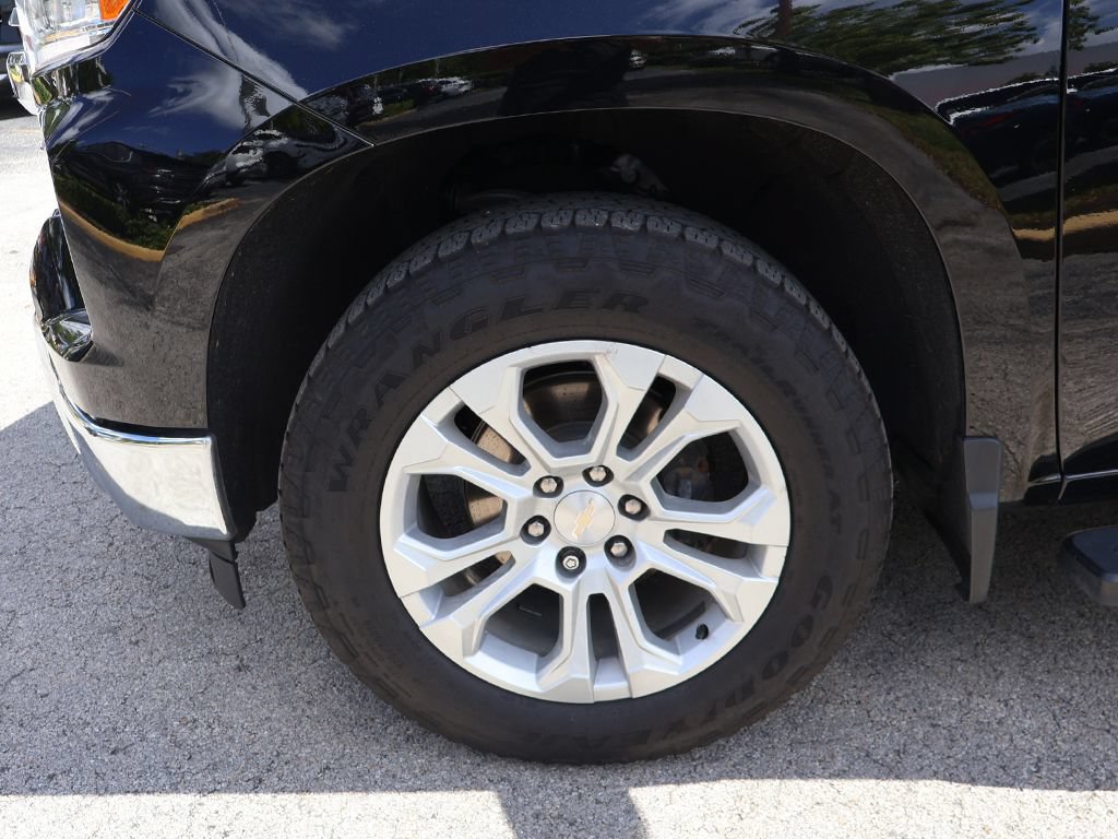 Used 2023 Chevrolet Silverado 1500 LTZ RWD image 22