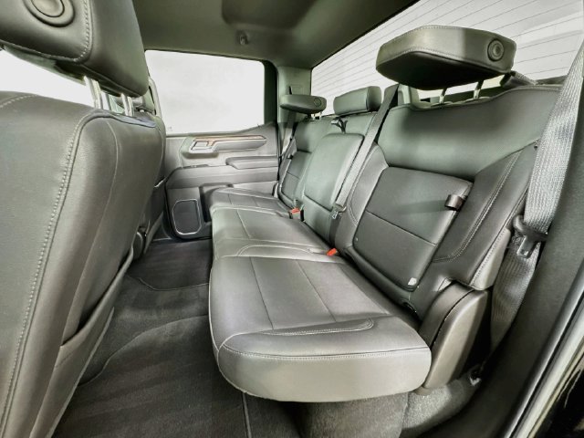Used 2025 GMC Sierra 1500 SLT AWD/4WD image 22