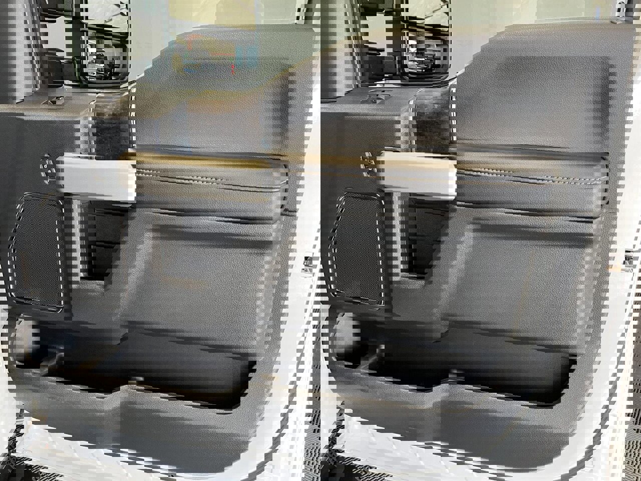 Used 2022 Ford F250 Lariat w/ Lariat Value Package image 27