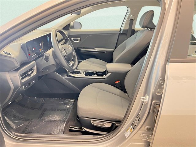 Used 2025 Kia K4 LXS image 18