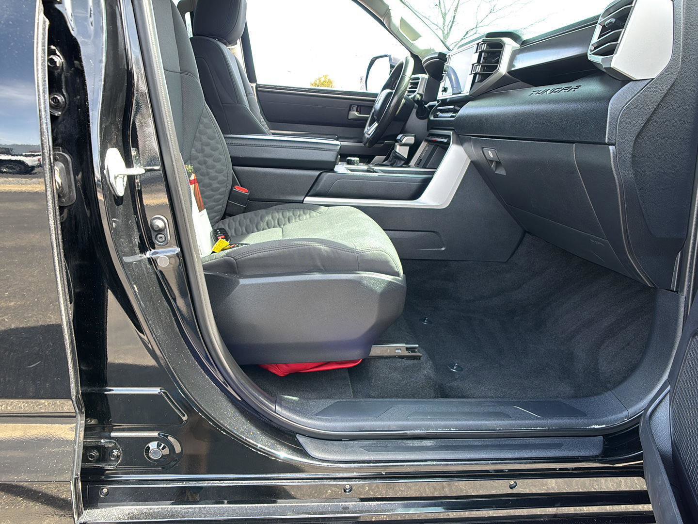 Used 2022 Toyota Tundra SR5 AWD/4WD image 18