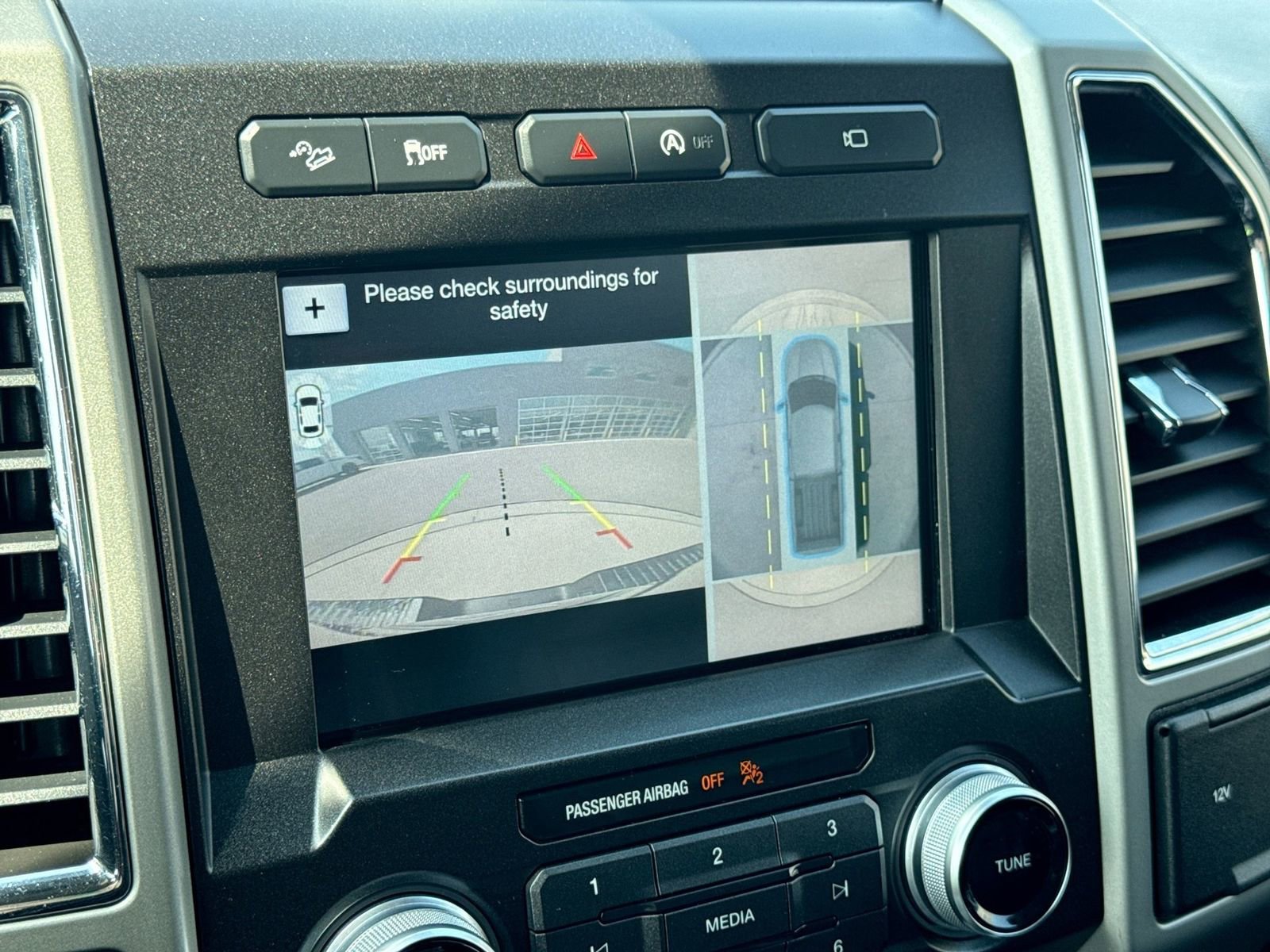 Used 2017 Ford F150 Lariat w/ Equipment Group 502A Luxury AWD/4WD image 36