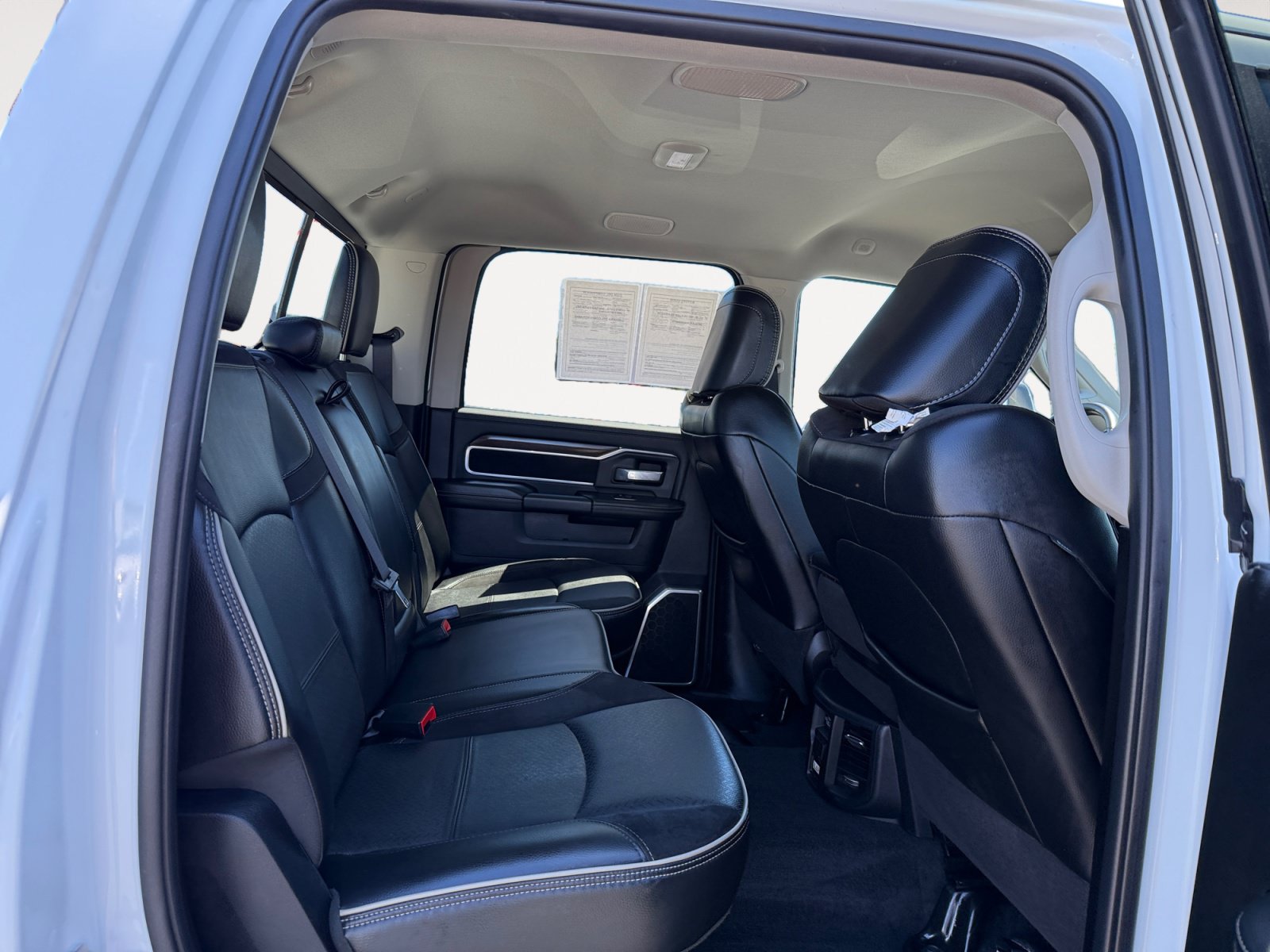 Used 2024 RAM 2500 Laramie w/ Safety Group AWD/4WD image 18