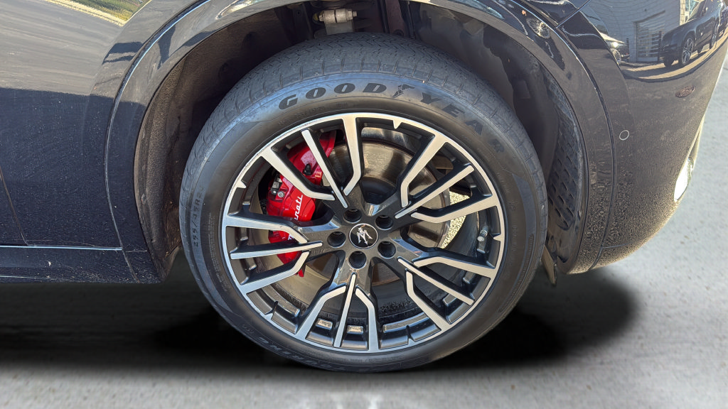 Used 2023 Maserati Grecale GT AWD/4WD image 13