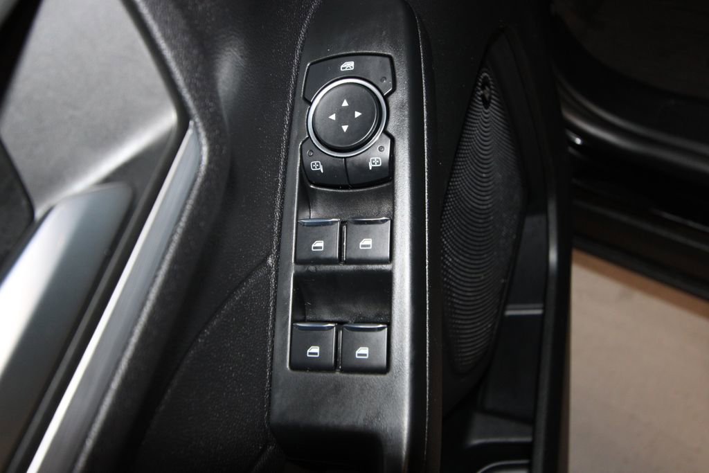 Used 2025 Ford Escape Platinum w/ Premium Technology Package AWD/4WD image 6