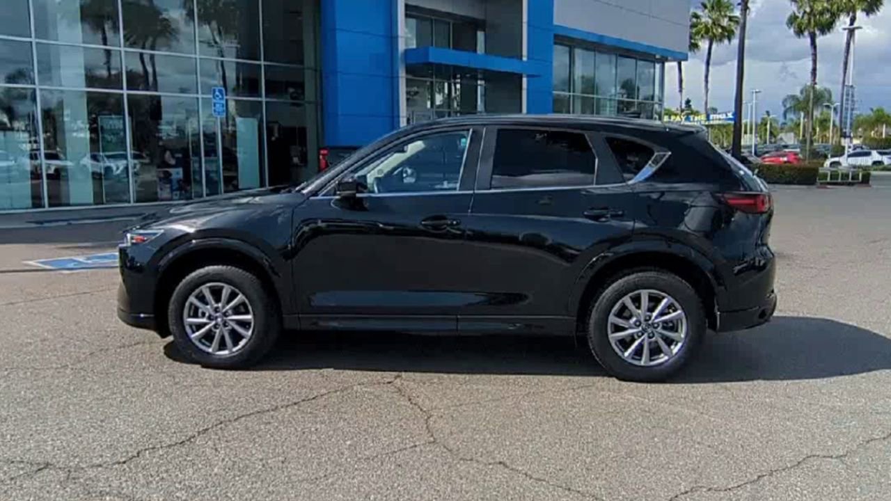 Used 2025 MAZDA CX-5 AWD 2.5 S w/ Preferred Package image 5