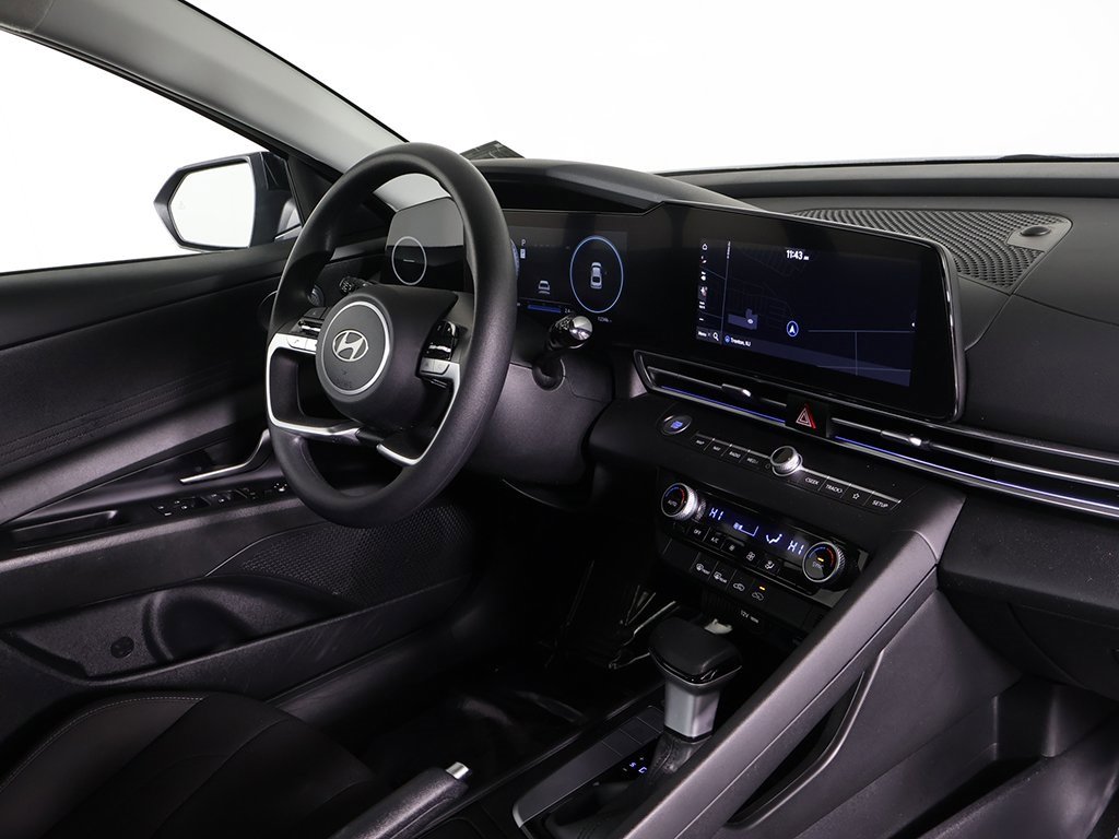 Certified 2024 Hyundai Elantra SEL image 23