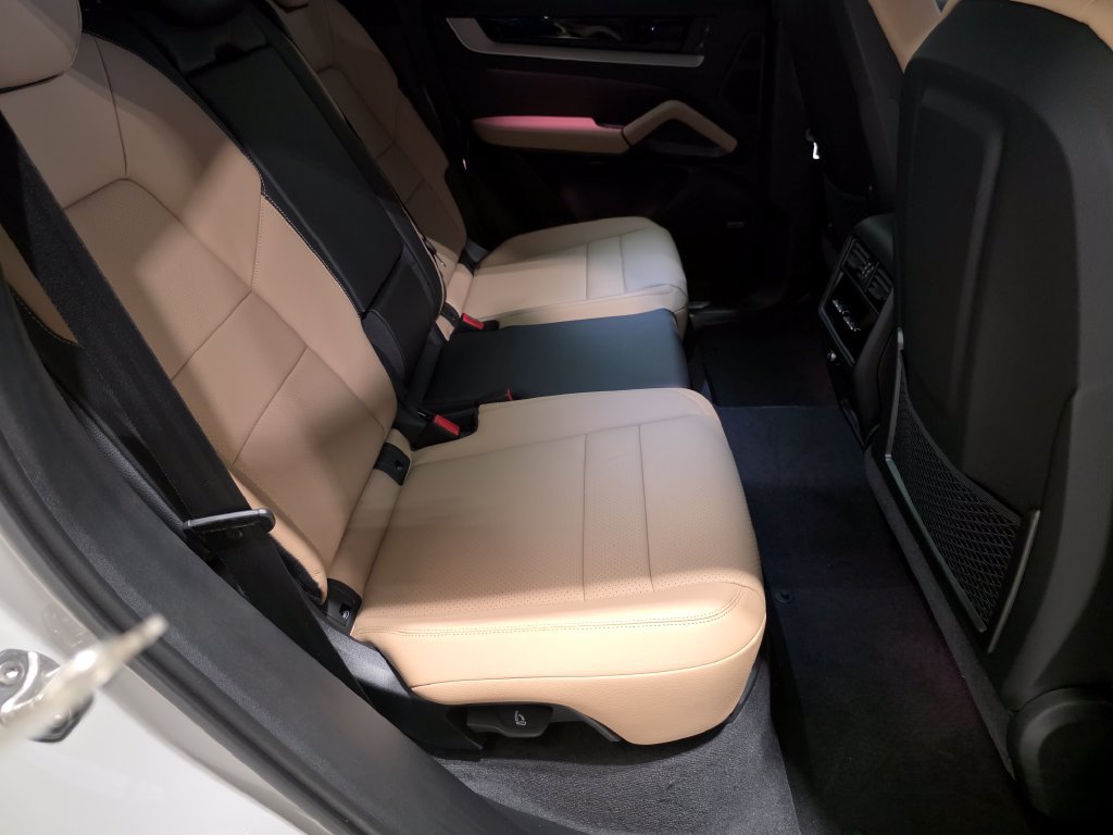 New 2026 Porsche Cayenne AWD/4WD image 12