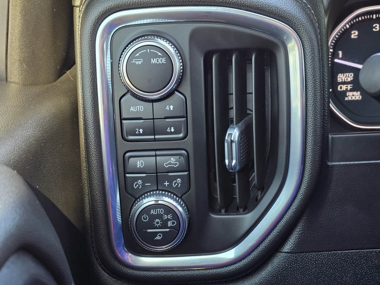 Used 2021 GMC Sierra 1500 SLT image 33