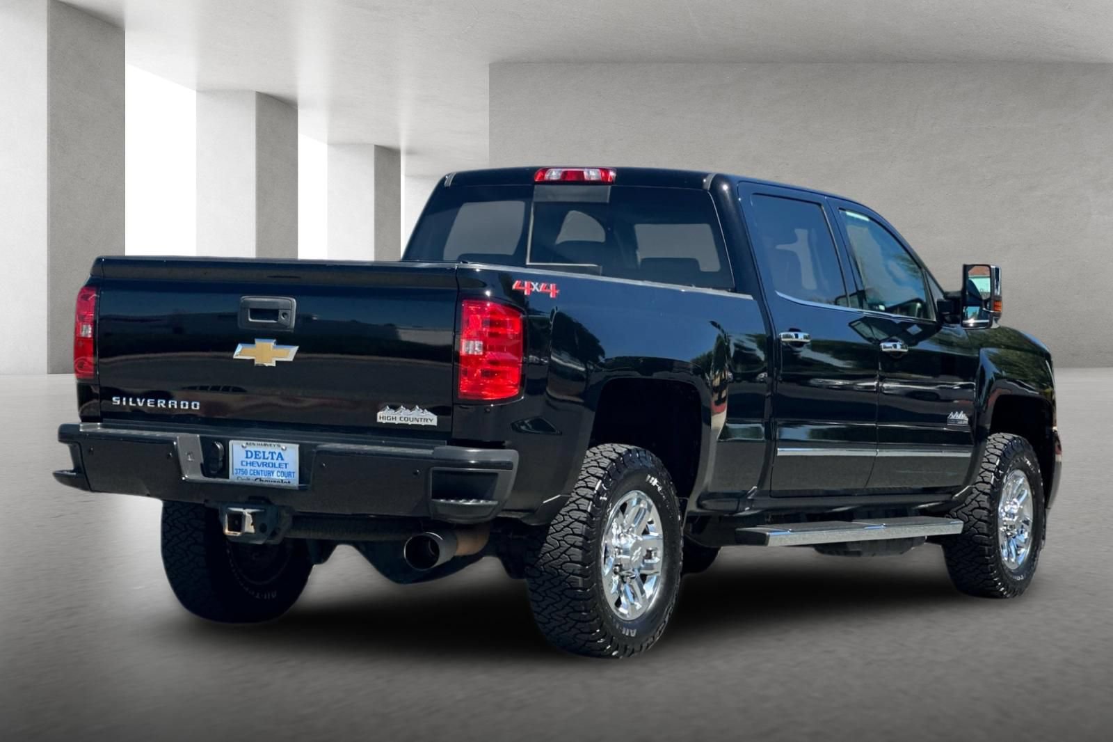 Used 2018 Chevrolet Silverado 3500 High Country w/ Duramax Plus Package AWD/4WD image 4