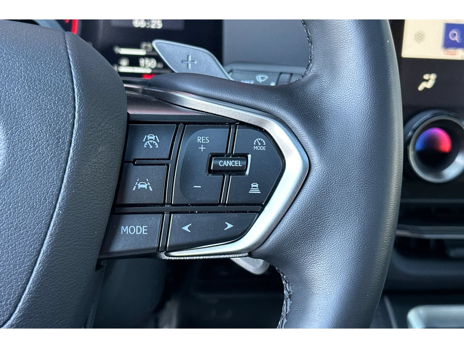 Used 2025 Lexus GX 550 w/ Accessory Package (CT) AWD/4WD image 29