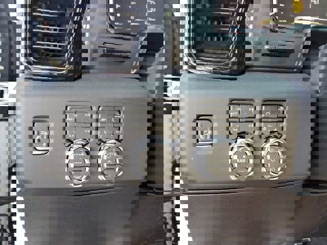 New 2026 GMC Sierra 1500 AT4 w/ Technology Package image 32